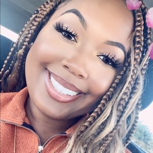 Meet your Posher, Denisha